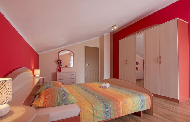 Adorable Holiday Home With Private Pool & Terrace With Barbecue - Foto 6