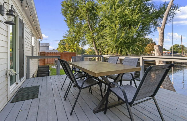 The Waterfront - Waterslide Game Room Sleeps 26 - Foto 78