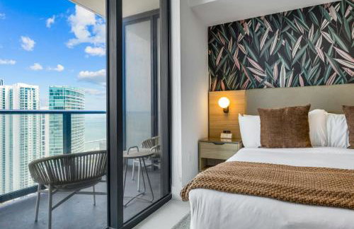 Stunning Lux 2 Bed 2 Bath with Panoramic View from Balcony - Foto 31