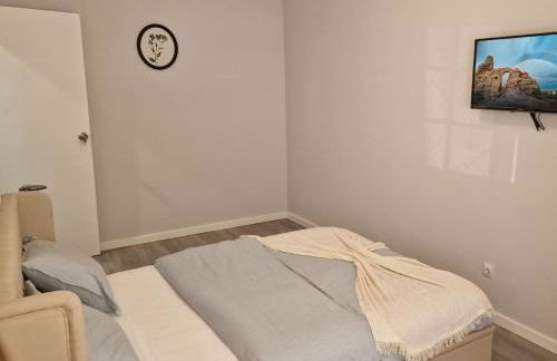 Chachino Guesthouse -5 Mins walk to Train & Bus Station - Foto 13