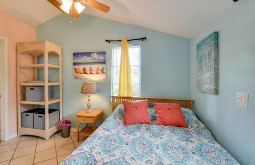 1 Mi to Nokomis Beach Quiet Getaway with Fire Pit - Foto 15