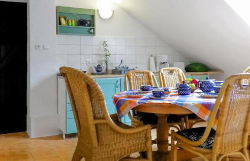 3 Bedroom Cozy Apartment In Huta Gorna - Foto 5