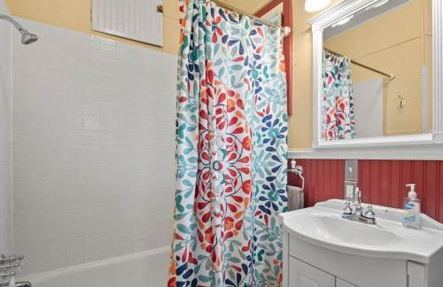 The Zinnia Victorian Charm with Mountain Views - Foto 6