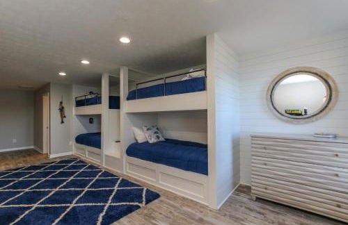 House #04 - Happy Camper-(No Pets) -Private Pier - Photo 28