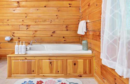 Cabin 3 Miles off I-40-hot tub-firepit-secluded better than a Hotel - Photo 12