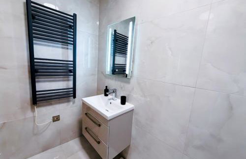 Gorgeous 1 bed flat, Sleeps 4, free Parking, Pet friendly, Pudsey, Leeds - Foto 18