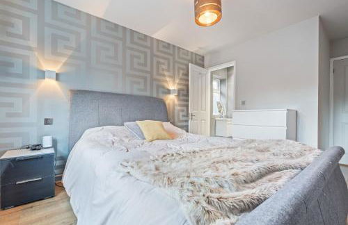 Large 4 Bedroom House Bricket Wood, Van & Car Parking, Sleeps 8 - Foto 33