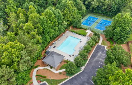 Pool and Patio, 8 minutes from Mall of Georgia! - Foto 6