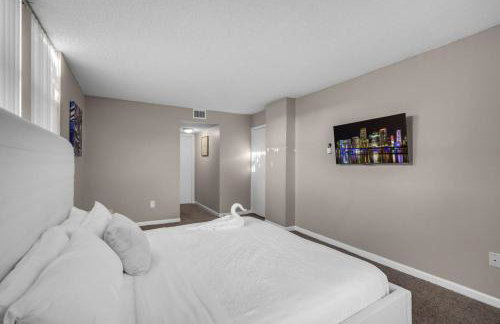 Stylish 2BR in North Miami with Free Parking - Foto 22