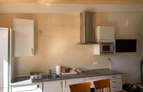 Agradable casa con chimenea y patio totalmente privado - Foto 9