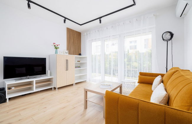 Stylish Apartment Bażantów by Renters - Photo 18