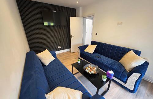 5 Beds 7 guests Private Garden Free Parking - Foto 1