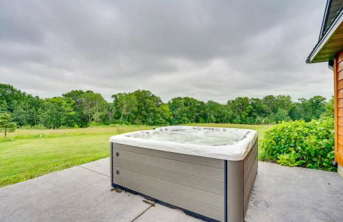 Hot Tub and Trail Access Spacious Stockholm Retreat - Photo 25