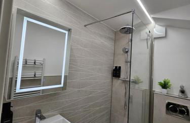 Modern Homes - Voll ausgestatte Wohnung - Balkon - Hotelbetten - 4K TV - WLAN - Foto 31