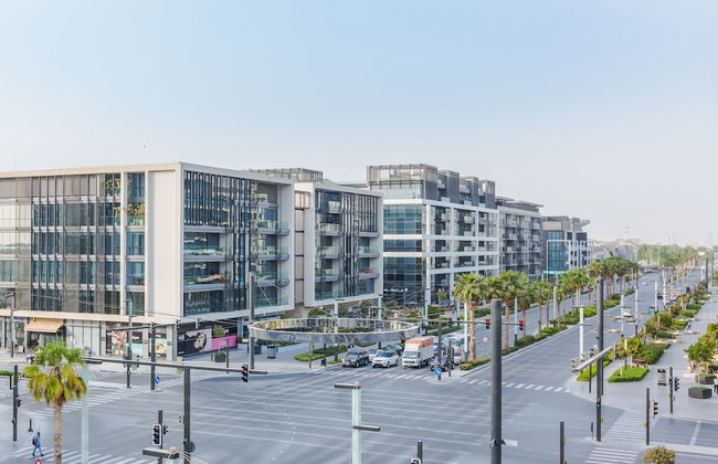 FAM Living - City Walk Mall - Photo 2