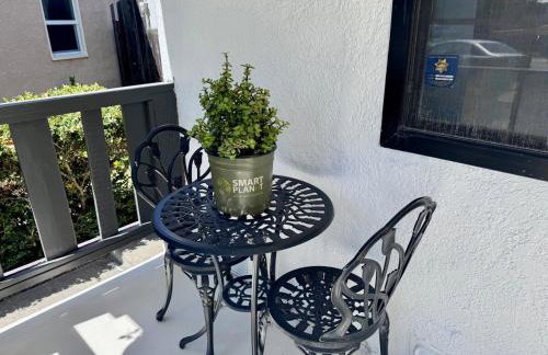 Luna's Cozy Private Hosted Suite with Fireplace and 2 Bedrooms - Foto 22