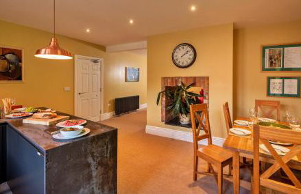Finest Retreats - The Old Post Office Apartment 3 - Photo 5