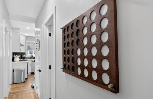 LUX Retreat Home with Yard - Foto 12