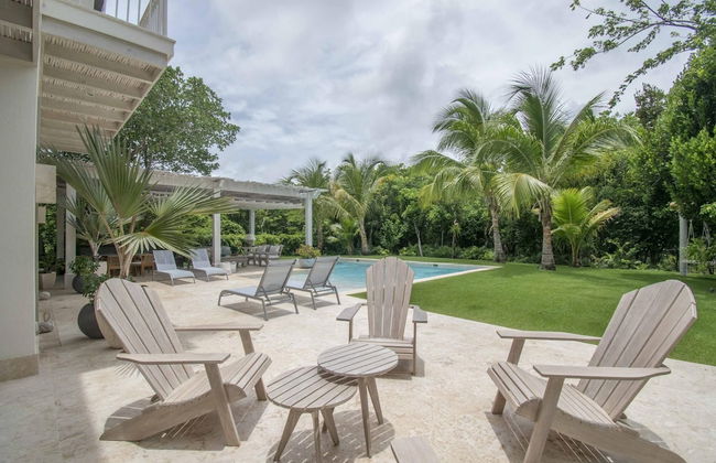 Stylish Fully-staffed Villa Near Beach and Lagoons in Exclusive Golf Resort - Photo 23