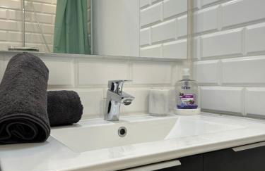 Le Toulousain 102 - Appartement Cosy en Hypercentre - Quartier Jeanne d'Arc - Foto 3