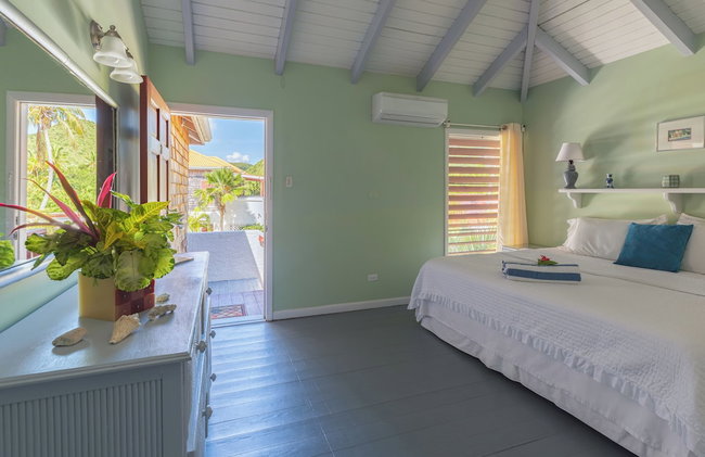 Fort Recovery Beachfront Villa & Suites Hotel - Photo 8