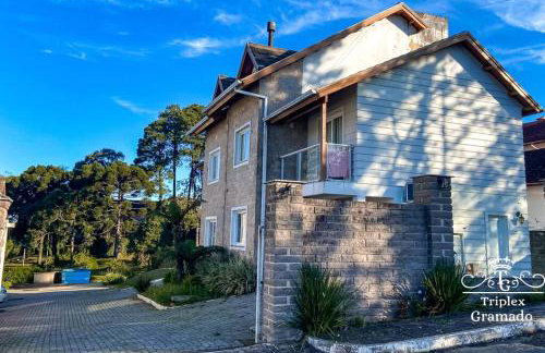 Casa Triplex com 03 Suítes, Cond no Centro Gramado - Foto 30