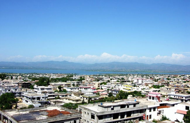 Impeccable 4-bed Villa in Mirpur Azad Khasmir - Foto 1