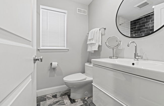 Modern & Comfy - 5* - Location Game Room - Photo 32