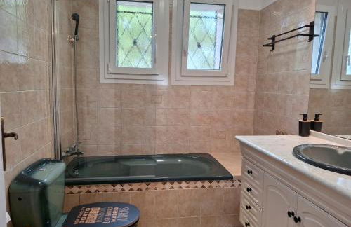 Appt 83m2 rez de jardin dans villa parc privé balcon vue mer - Foto 24