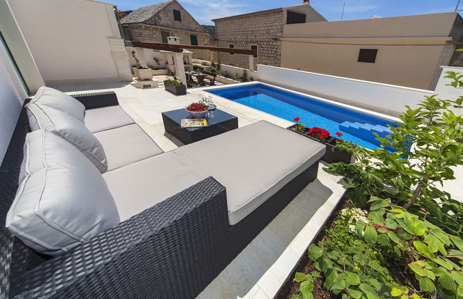 Modern Villa in Povlja With Pool - Foto 1