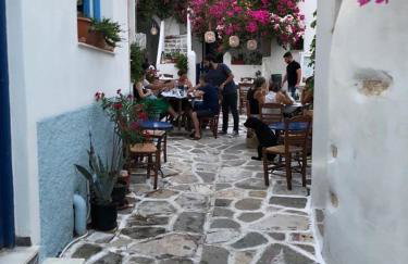 Maroussa s guesthouse - Photo 27