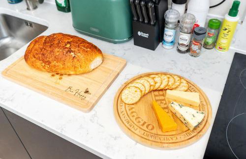 Long Stay Offers, Modern Amenities, Fully Equipped, All Bills Included, Perfect Location, King Size Bed, Fast Wifi - Foto 30