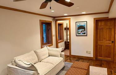 Hot Tub & Firepit Near Ski Resorts & Cozy Modern Cabin - Foto 29