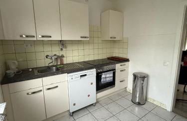 Monteurwohnung bei Köln,Düsseldorf WLAN, Parkplatz, Küche, Handtücher - Foto 13