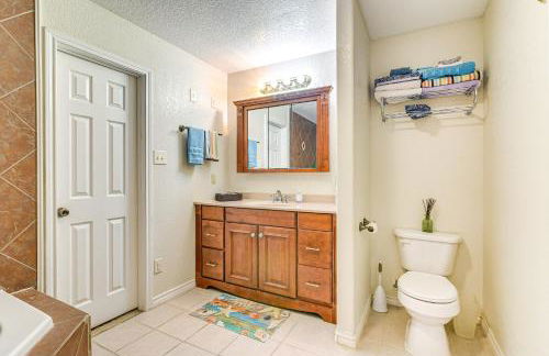 Intracoastal Views and Deck Surfside Beach Home - Foto 16