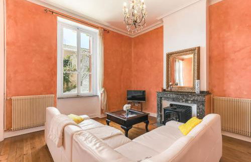 Les Bellevue Cité "3 Apartments, 1 with Garden & Private Parking, Aircon, WiFi, Free Public Car Park, 1 km from Cité" - Foto 56