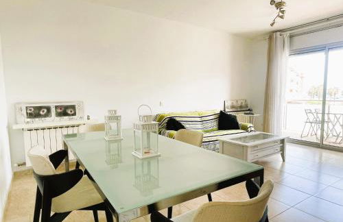 ENJOY in Beautiful flat in front of the sea and beach - Photo 3