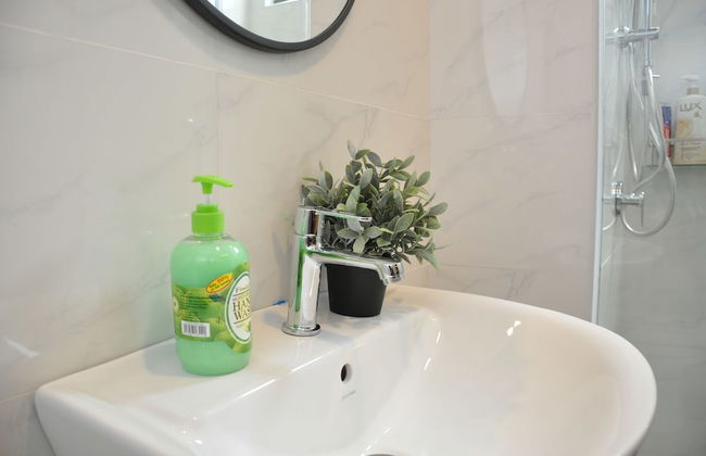 Lawang Suite Apartment With Balcony - Photo 54