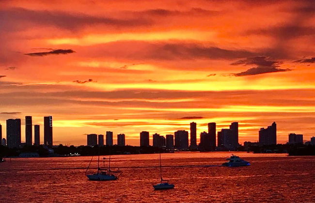 Paseo en barco al atardecer por Miami - Foto 7