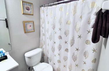 Spacious 2 en-suite BR, pool & spa retreat - Foto 22