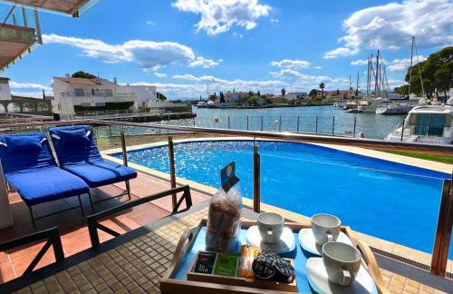 BLAU Apartamento frente a los canales y las puestas de sol de Roses - Foto 2