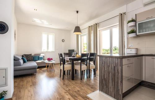 Villa in Policnik with Private Pool - Foto 2