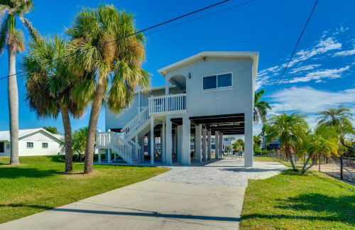 Boat Dock and Patio Canal-Front St James City Home! - Foto 1