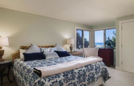 Chapman Cove by Avantstay Gorgeous Beach Bungalow w/ Sauna - Photo 28