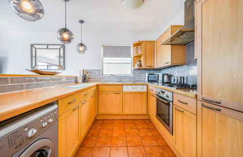 Pebble Paradise Beachfront Family Getaway - Foto 15