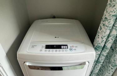 Bright & Airy 2BR 1BA Home Near The Riverfront - Foto 21