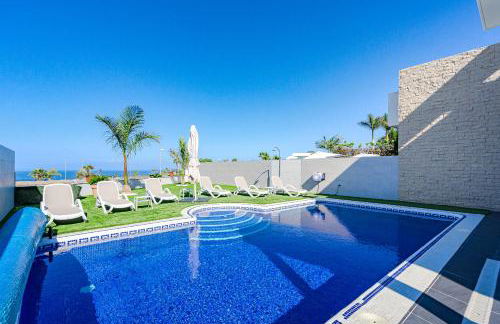 Villa Elisabetta, Luxury Villa with Heated Pool Ocean View in Adeje, Tenerife - Foto 4