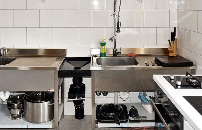 8 Person Holiday Home in Lesund - Foto 7