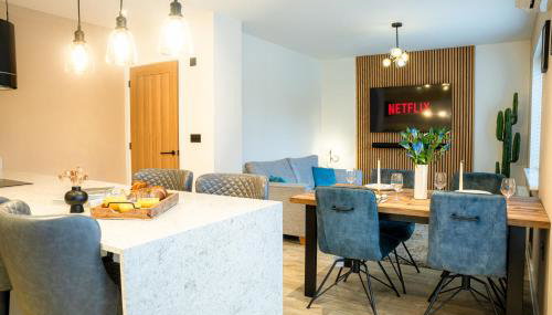 High-Spec Home, Office, SkyTV - for Families, Relocators & Contractors - Foto 2