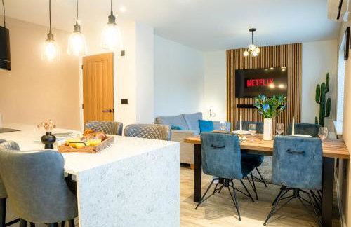 High-Spec Home, Office, SkyTV - for Families, Relocators & Contractors - Foto 2